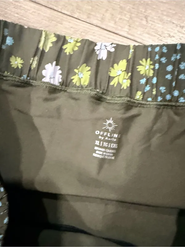 aerie Olive Floral Athletic Shorts with Blue & White Daisies - Image 9