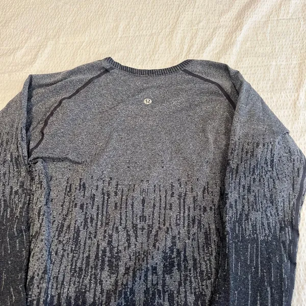 Lululemon Run: Swiftly Tech Long Sleeve Crew Heathered Deep Navy size 4/6 women - Image 4