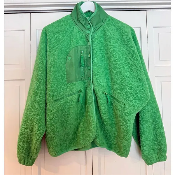Amazon green oversized zip front fleece size M - Image 2