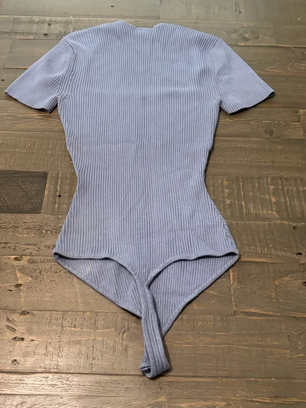 Abercrombie & Fitch Women’s Small Blue Ribbed Square Neck Short Sleeve Bodysuit - Image 4