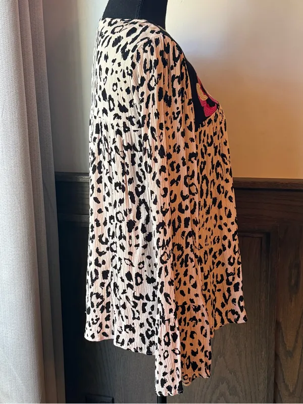 Embroidered Floral Yoke Leopard Print boho peasant top large Euc - Image 4