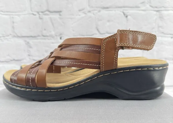 Clarks Collection Lexi Carmen Sandals Women's 10M Tan Leather Strappy - Image 4