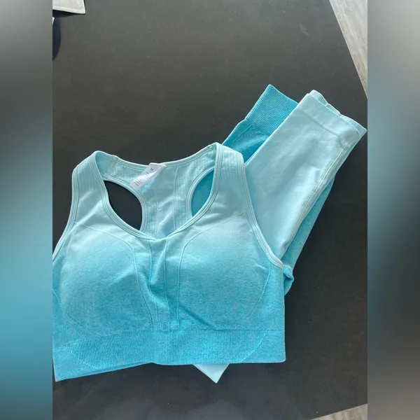 Nwot Sport Yoga Ombré Padded Set M - Image 2