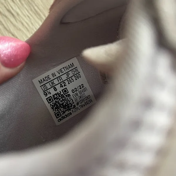 Ozweego Womens Shoes Sneakers - Image 4