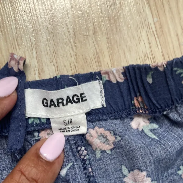 Garage Blue Floral Flowy Shorts Size Small - Image 5