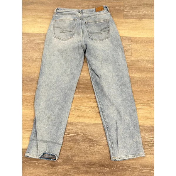 American Eagle Mom Straight Jeans Size 4 - Image 3