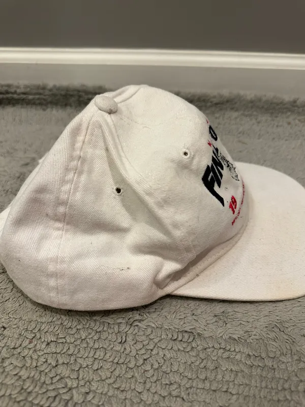 Starter Vintage 1999 NCAA Basketball March Madness Final Four UCONN Huskies Logo Hat - Image 4