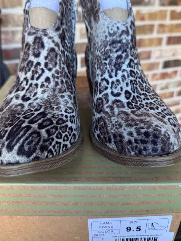 Very G Divine Leopard Print Ankle Booties Off-White/Black Women’s Size 9.5 NIB - Image 2