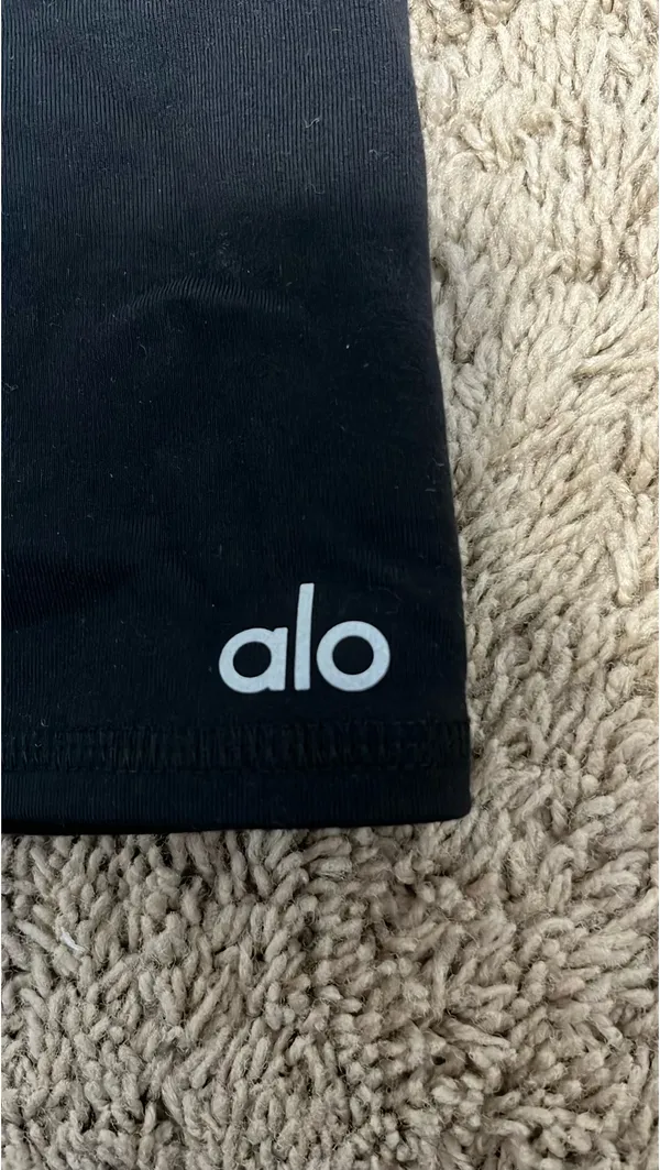 Alo Biker Yoga Shorts - Image 4