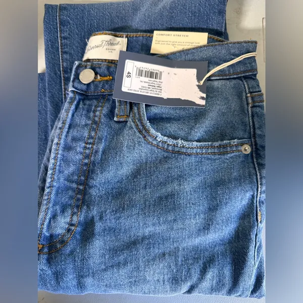 Universal thread women’s comfort stretch 90’s straight leg short - Image 2