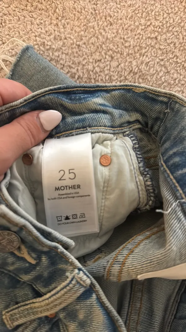 Mother denim shorts  - Image 4