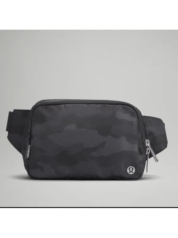 Lululemon Everywhere Large Camo Belt Bag 2L Grey Black Camouflage Unisex - Image 4