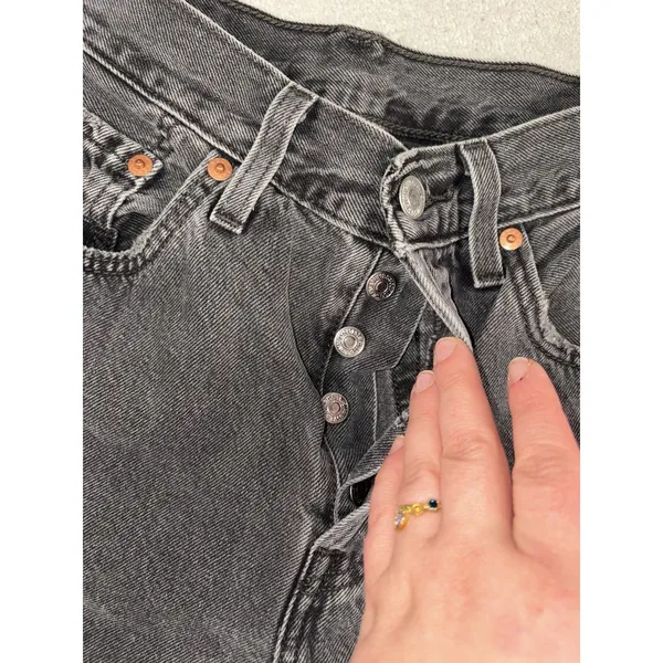 womens levis 501 button fly jeans 26x28 raw‎ hem Washed Black Gray - Image 3