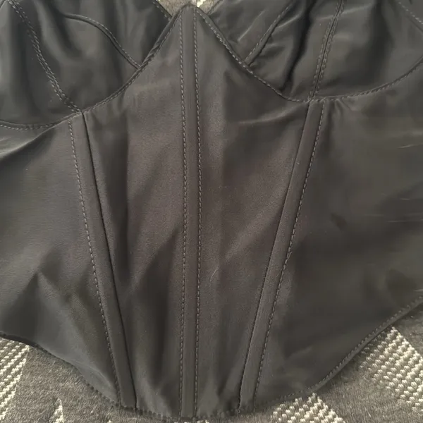 EUC Urban Outfitters cropped corset Top - Image 3
