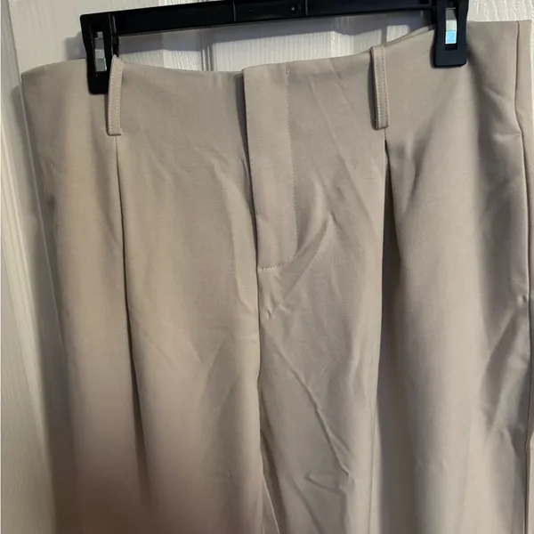 Elegant Cream Wide-Leg Trousers - Image 2