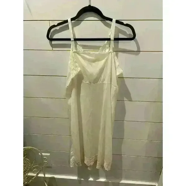 Vintage Deena Fine Lingerie Off White Lace and Eyelet Slip, size 40 - Image 6