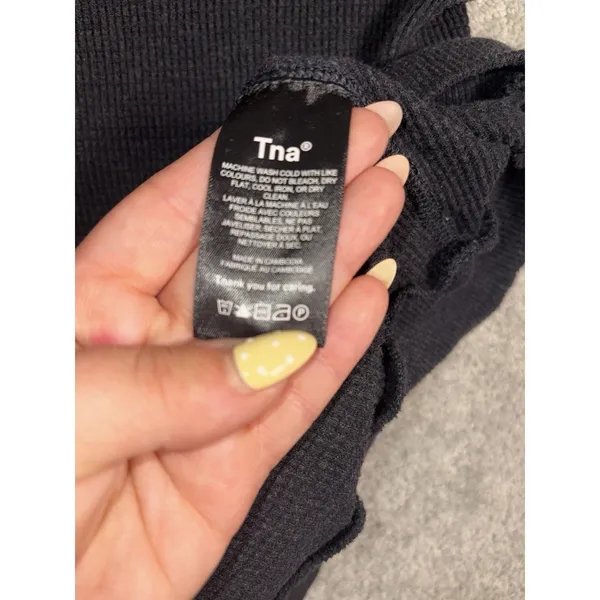 aritzia tna black waffle knit top long sleeve xs - Image 6