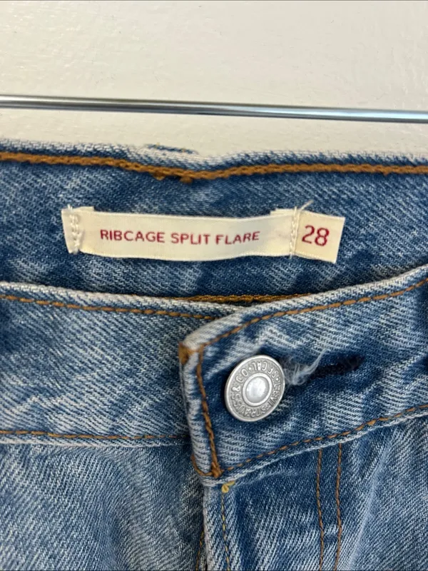 Levi’s Ribcage Split Flare Jeans - Image 9