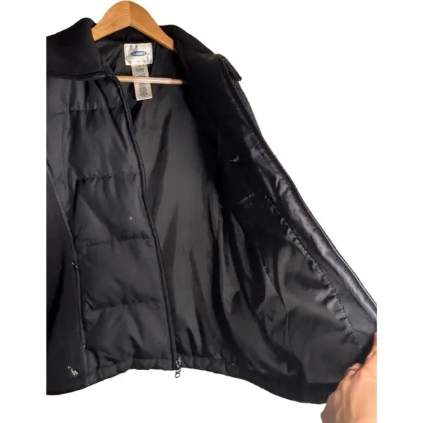 Old Navy Puffer Coat Size Medium Black Side Panels Vintage Down Feather FLAWED - Image 6