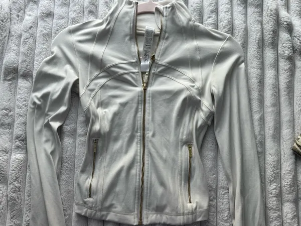 White and gold lululemon define jacket cropped - Image 4