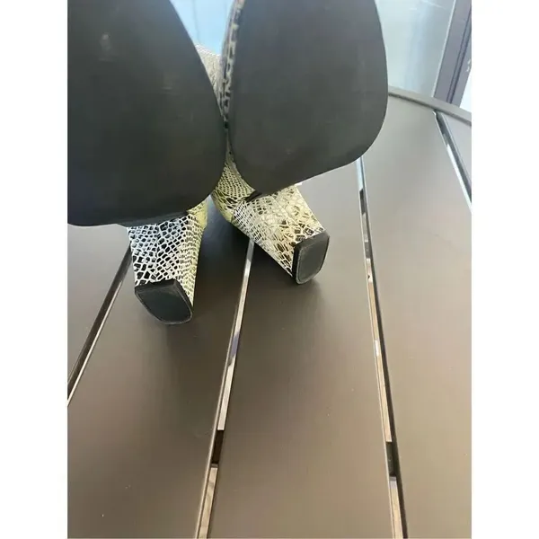 Diba True Snakeskin Ankle Booties Size 7 - Image 11