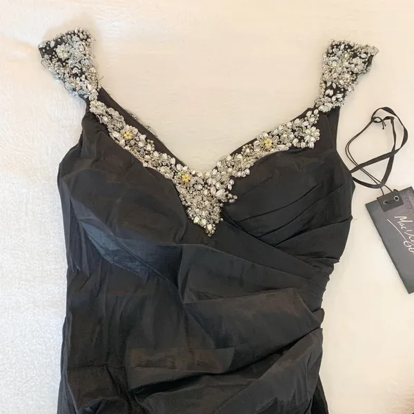 Mac Duggal 76544 Cap Sleeve Gown Women Size 10 Black Beaded Evening Dress Formal - Image 2