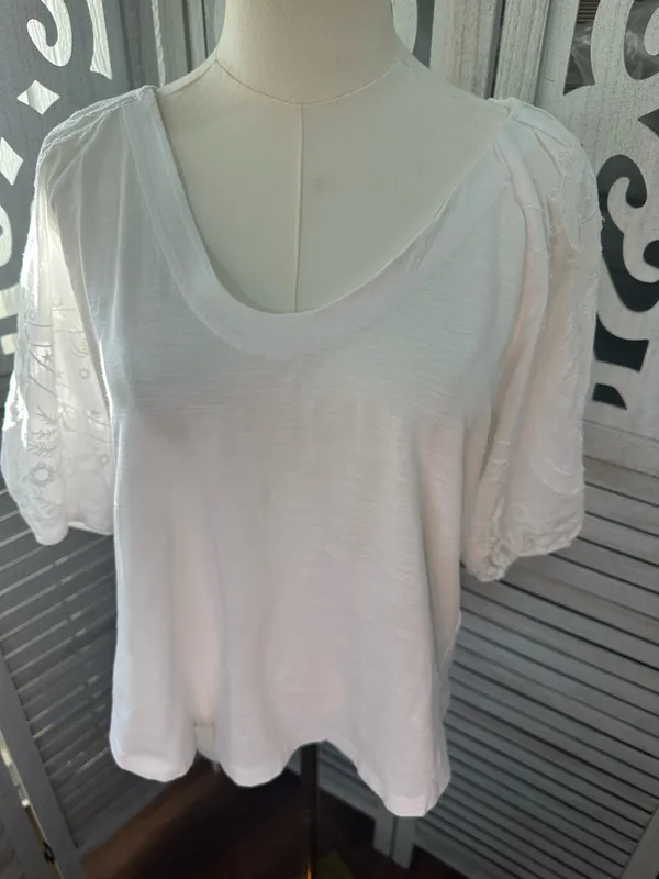 Maeve White Short Sleeve Scoop Neck Top with Embroidered Puff Sleeves Size S - Image 6