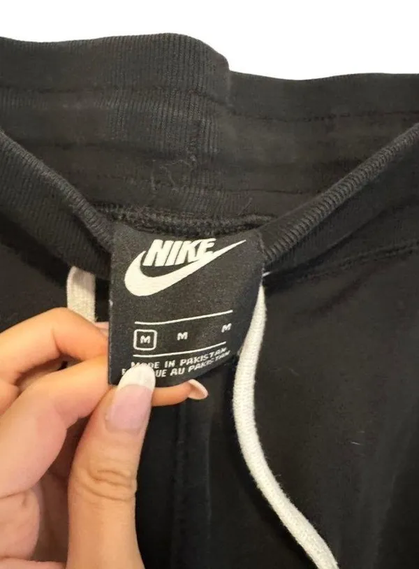 Nike Black and White Drawstring Active Shorts Size Medium - Image 2