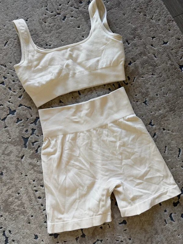 Amazon Cream Workout Set - Image 3