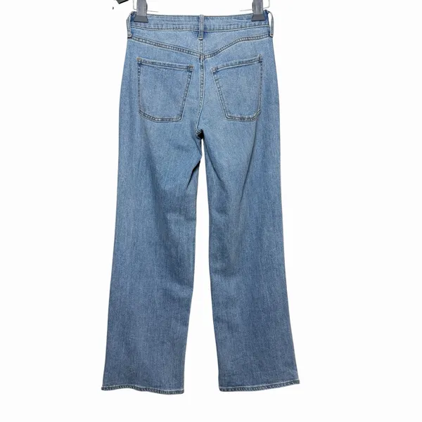 Old Navy Women's High Rise Wow Wide Leg Jeans Sz 2 Stretch Light Wash Minimalist - Image 2