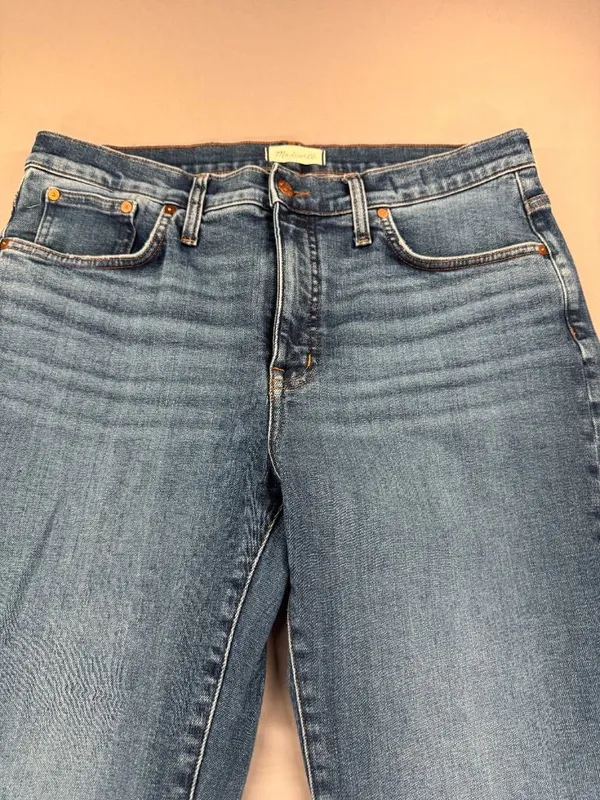 Madewell | 31 | Mid Rise Kickout Jeans - Image 2