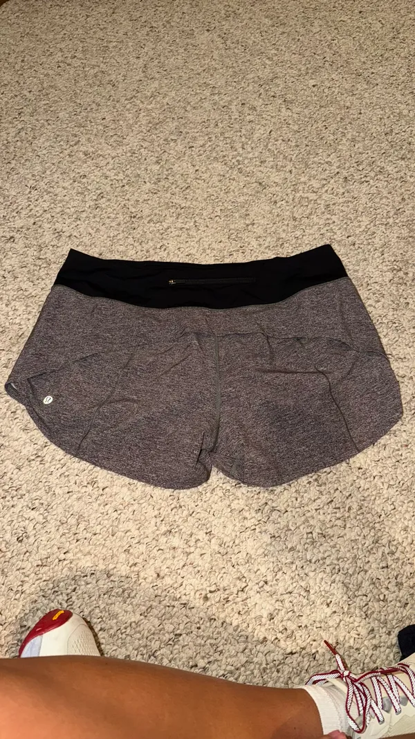 Lululemon Speed up Shorts 2.5" - Image 3