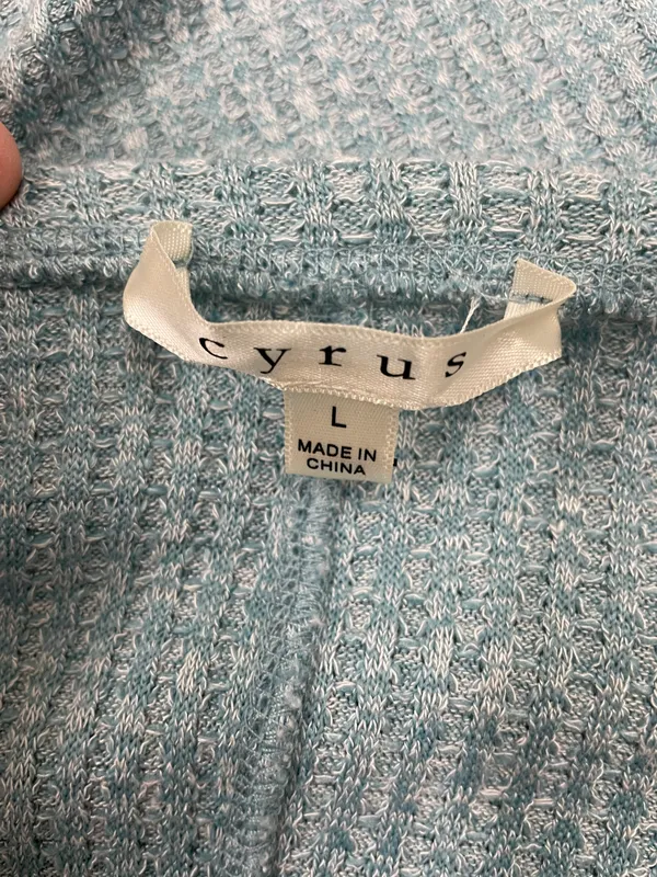 Cyrus Waffle Wave Long Sleeve Blue Blouse Size Large - Image 4