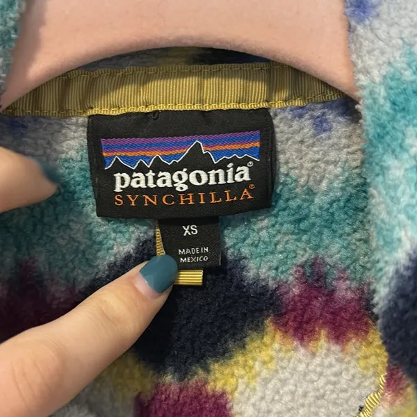 Patagonia Women's Lightweight Synchilla® Snap-T Pullover Aztec Print - Image 5