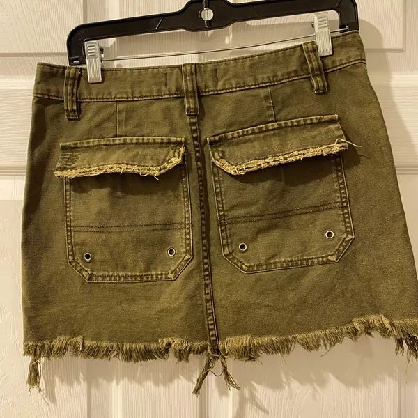 NWOT free people green cargo skirt size 26 - Image 2