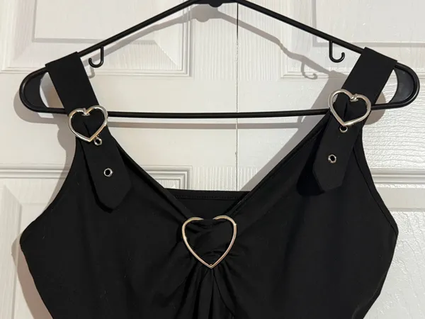 Amazon Black Tunic Shirt with Heart Detail and Lace Hem - Image 3