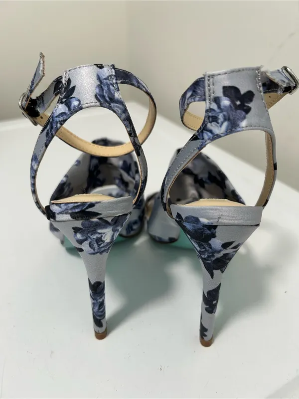 Betsey Johnson Blue Floral Heeled Sandals Size 6M - Image 7