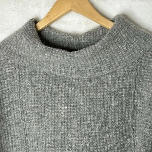 Free People Women’s Gray Wool Sidewinder Cowl Neck Pullover Sweater Size Medium. - Image 4