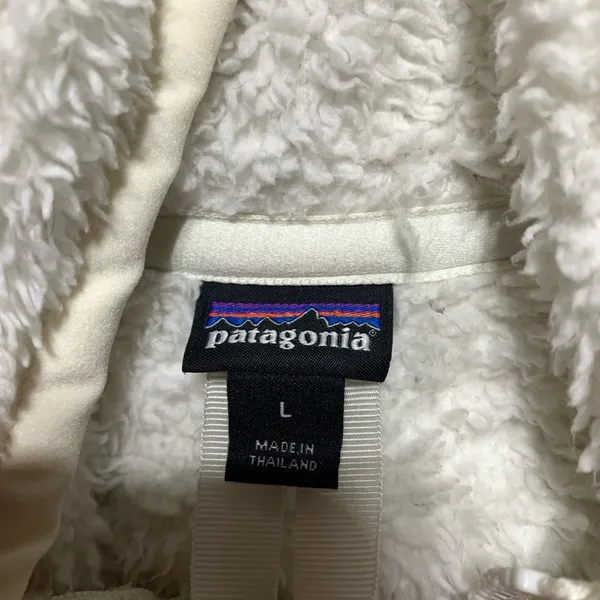 Patagonia white hooded 1/4 zip fleece - Image 3