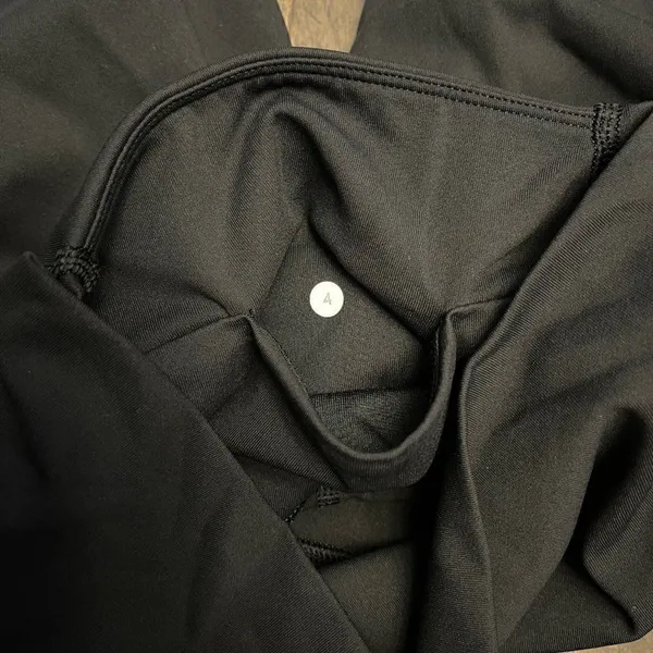Lululemon Minimalist Crop Size 4 - Image 6