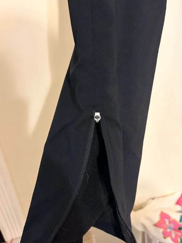 Women's Uniqlo Black Fleece Lined Warm Snow Pants Leg Zip Size Medium 28-29" - Image 3