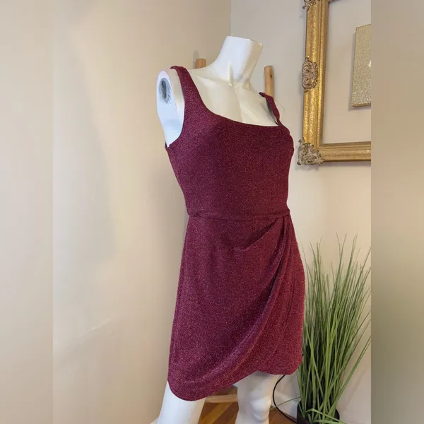Mi Ami Francesca's Megan Glitter Tulip Mini Dress Burgundy Wine Merlot Medium - Image 7