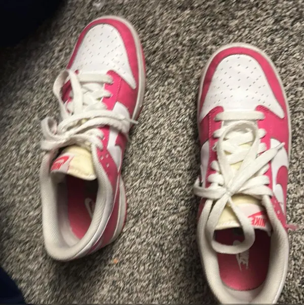 Pink and white low dunks Size 7 - Image 3