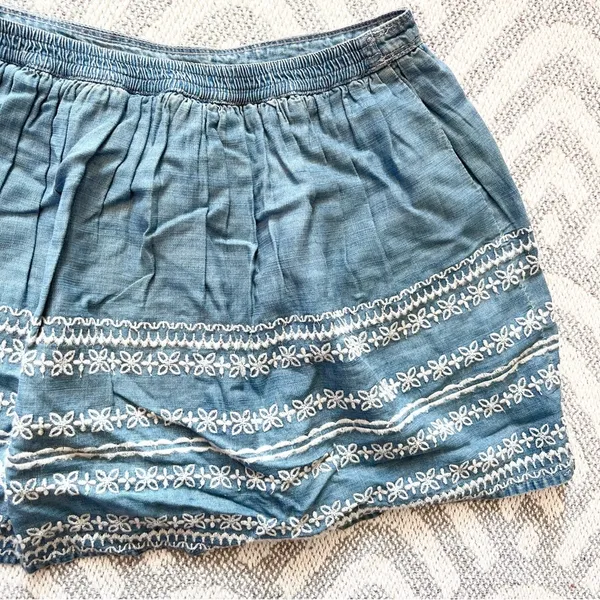 ABERCROMBIE & FITCH Chambray Soft Denim Embroidered Short Mini Skirt Medium NWT - Image 5