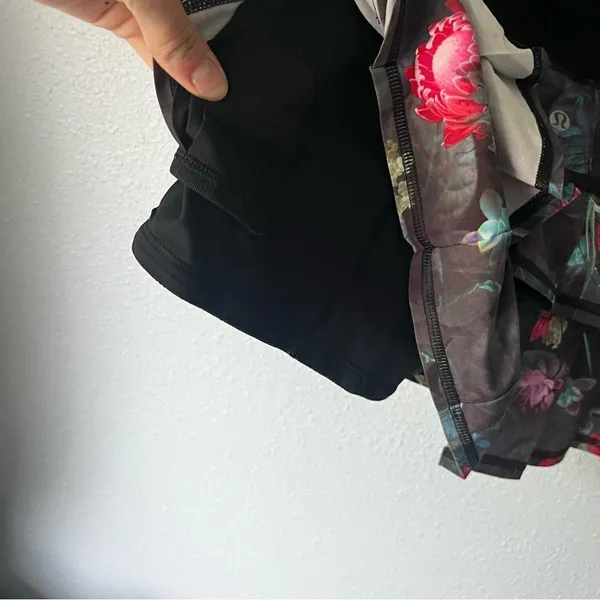 Lululemon Run: Pace Setter Skirt (Regular)
Curious Jungle Multi / Black - Image 9