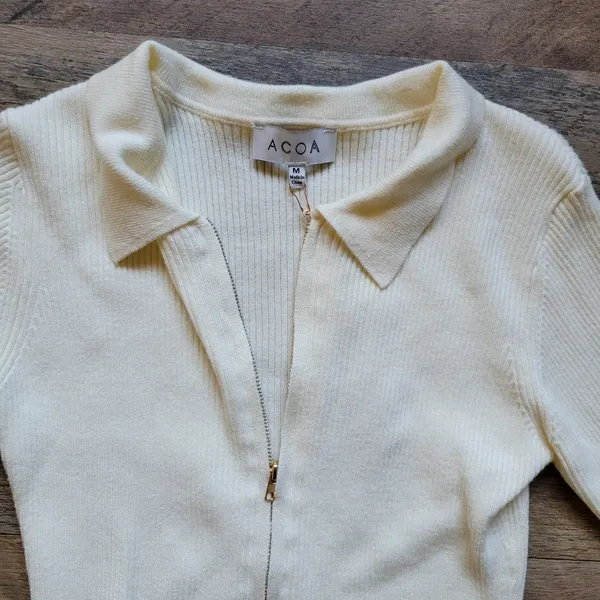 VICI Zaria Collared Long Sleeve Zip-up Top - Image 4