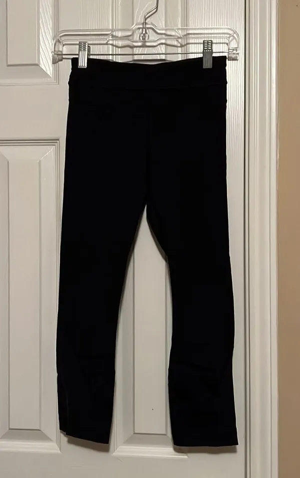 Lululemon Cropped Leggings - Image 5