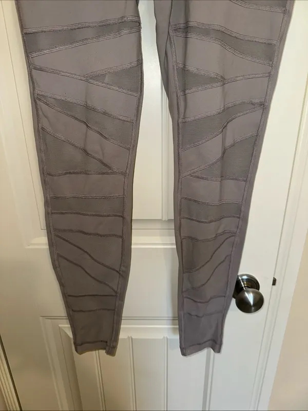 Lululemon Wunder Under HR Tech Mesh Pant Size 10 - Image 3