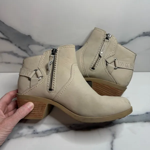 Teva Women's Beige Leather Foxy Ankle Boot Sz 7.5 Western Boho Festival Side Zip - Image 5