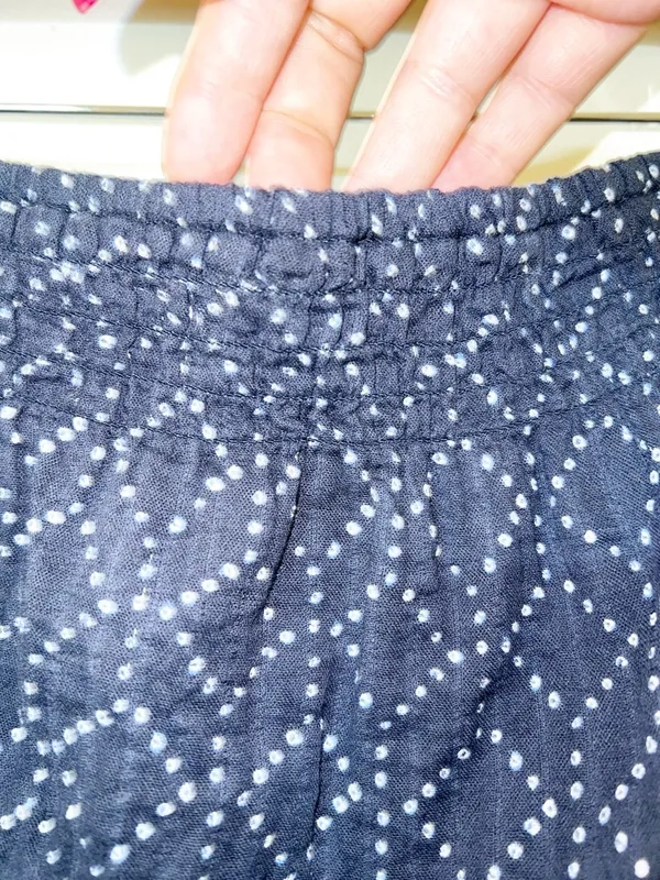 Universal Thread blue and white geometric pattern cropped bandeau tube top - Image 5